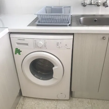 Modern In Near The Sea פאפוס